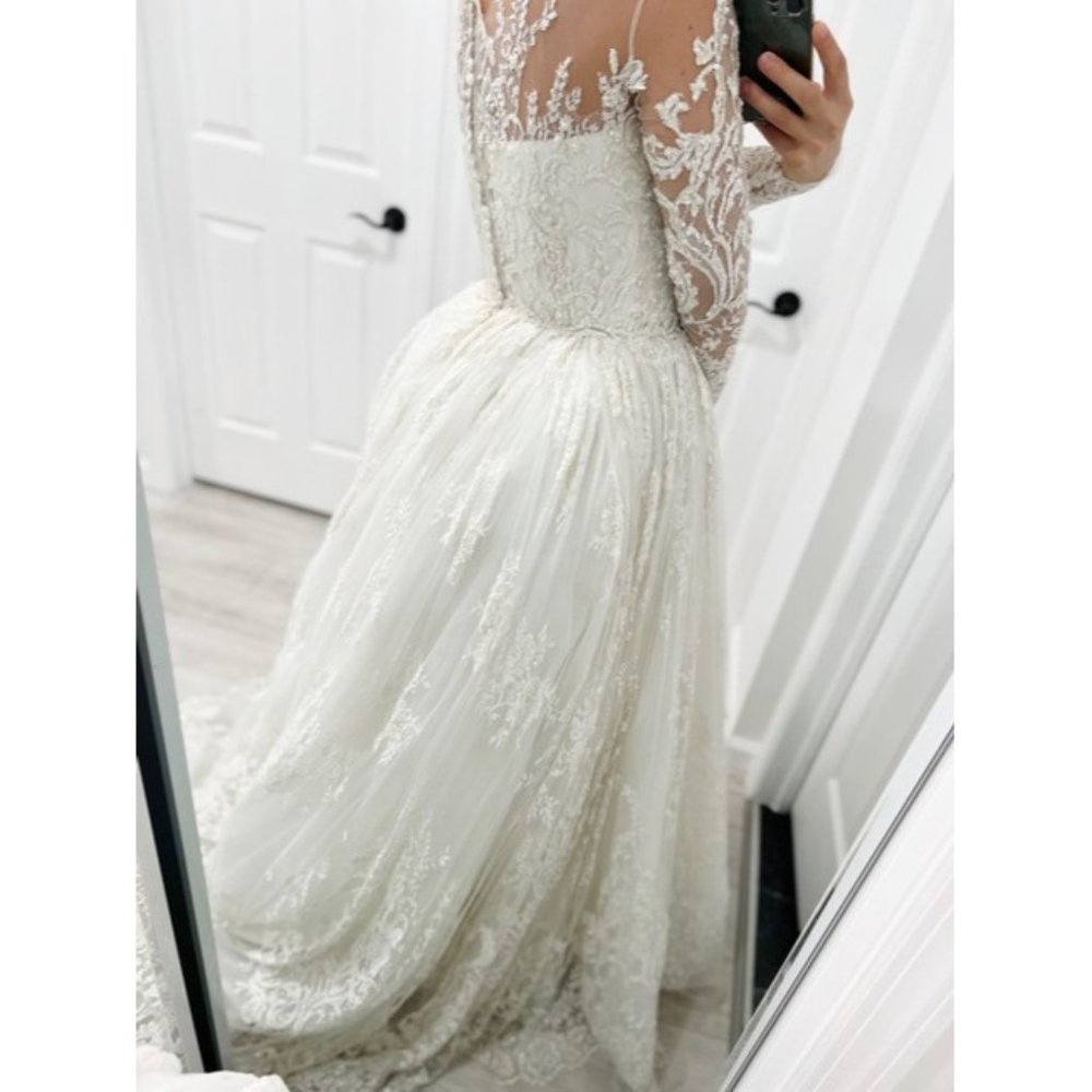 Zuhair Murad Christina Neck Bodice Gown S18 Wedding Dress US:8 - Picture 6 of 13